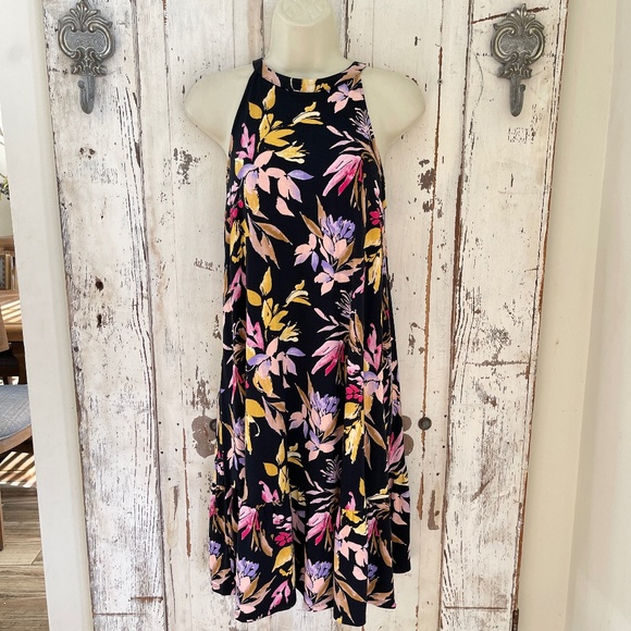Time & Tru Sz. Small Womans Black Yellow Pink Purple Tropical Floral Shift Dress - Picture 1 of 8